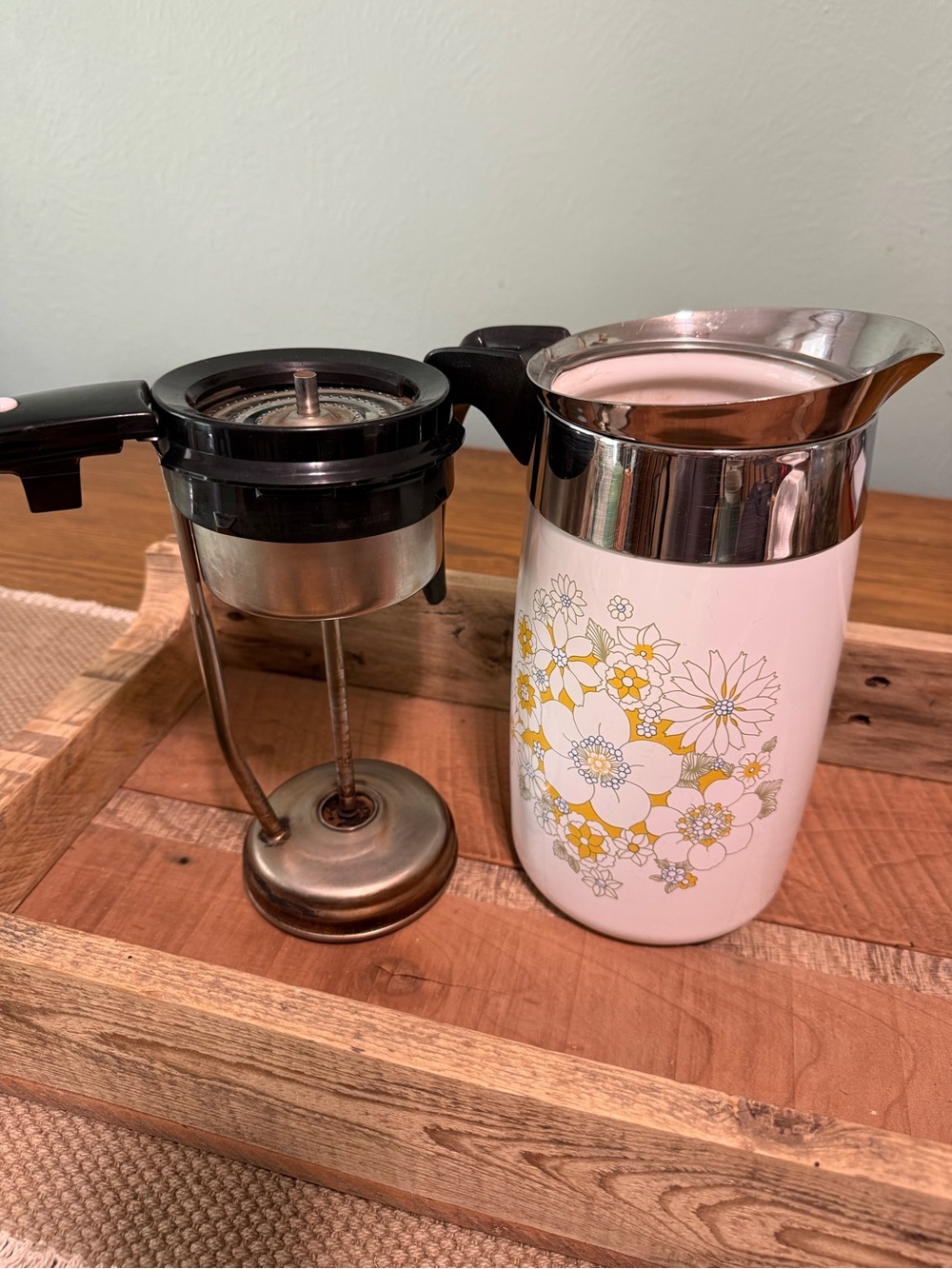 Vintage Corning Ware Electric 10 cup Percolator. ‘Floral Bouquet’ Early 1970’s. - Picture 10 of 13